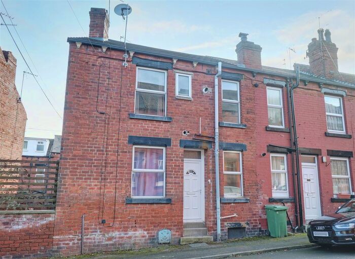 2 Bedroom Property To Rent In Aviary Grove, Armley, Leeds, LS12