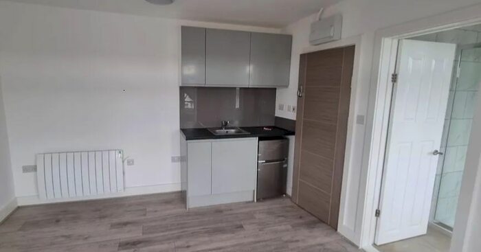 Studio To Rent In Wood Close, London NW9