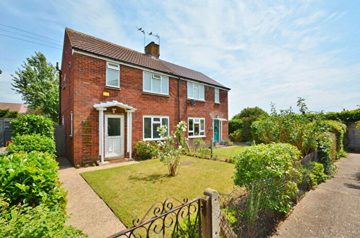 2 Bedroom Semi-Detached House For Sale In Kings Close, Thame, Oxfordshire, OX9