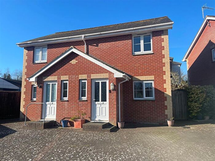 3 Bedroom Semi Detached House For Sale In Atherley Park Way, Shanklin, PO37