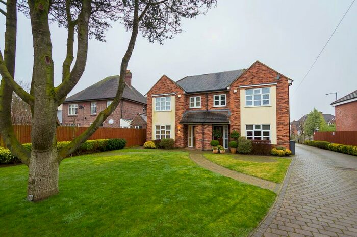 2 Bedroom Semi-Detached House To Rent In Warwick Road, Solihull, B91