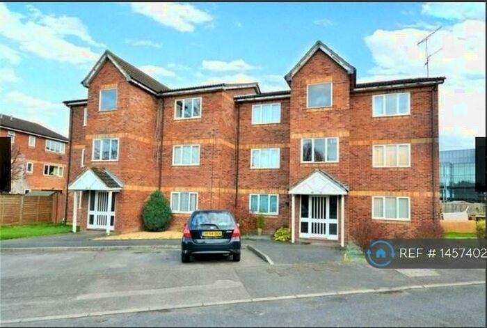 1 Bedroom Flat To Rent In Simmonds Close, Bracknell, RG42