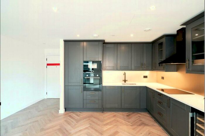 2 Bedroom Apartment To Rent In Merino Gardens, London, E1W