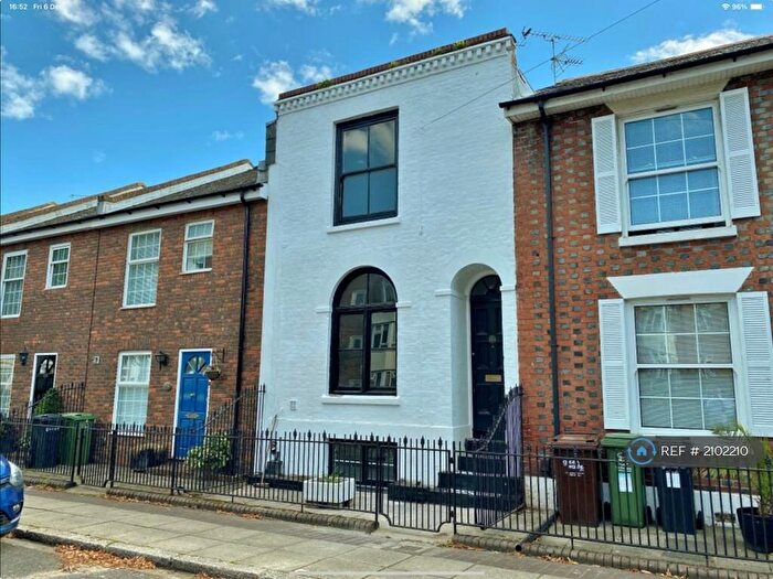 4 Bedroom Terraced House To Rent In King Street, Southsea, PO5