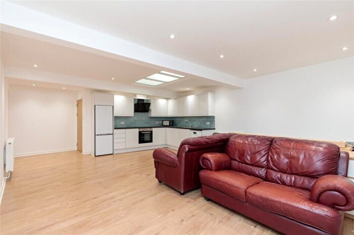3 Bedroom Flat To Rent In Englefield Road, De Beauvoir, N1