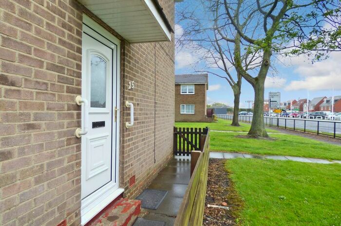 2 Bedroom Flat To Rent In Dorset Close, Ashington, NE63