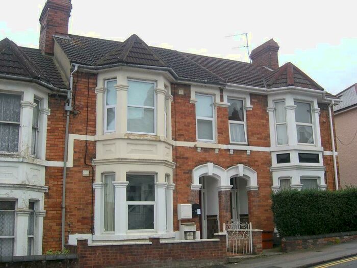 2 Bedroom Flat To Rent In Eastcott Hill, Old Town, Swindon, SN1