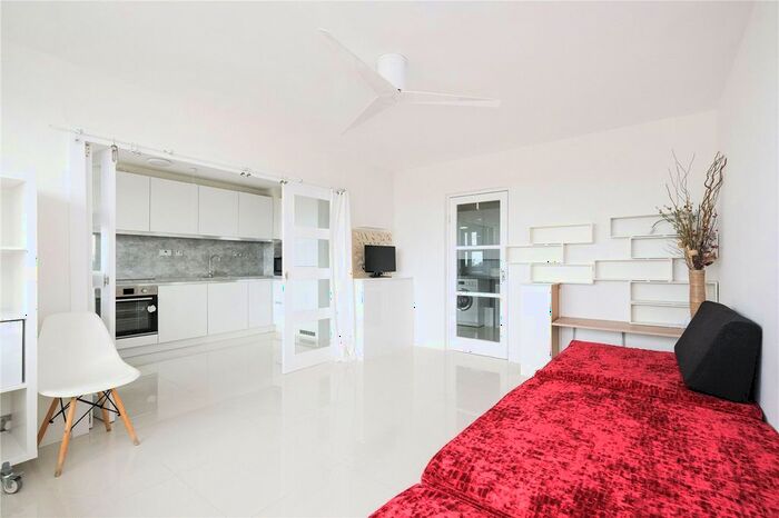 1 Bedroom Flat For Sale In Skinner Street, London, EC1R