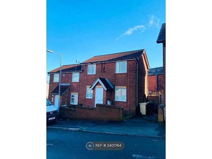 3 Bedroom Semi-Detached House To Rent In Cambria Street, Bolton, BL3