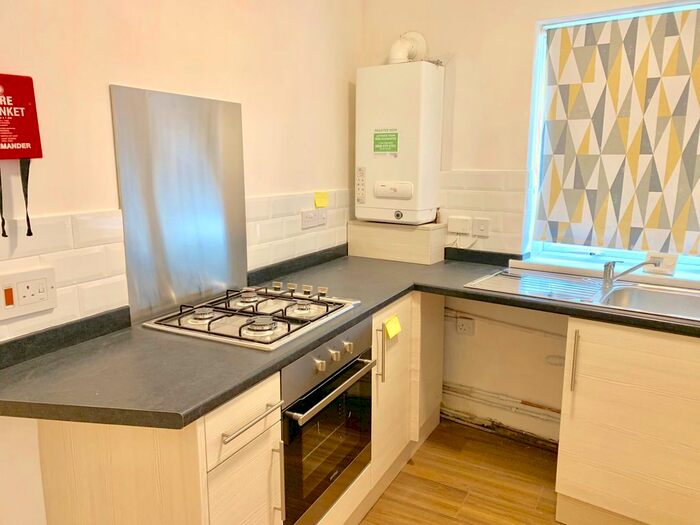 1 Bedroom Flat To Rent In New Road, Porthcawl, CF36