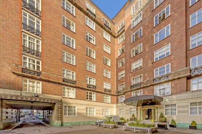 2 Bedroom Flat To Rent In Hertford Street, Mayfair, London, W1J