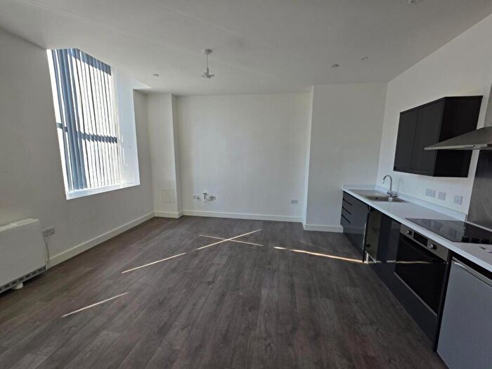 1 Bedroom Apartment To Rent In - High Street, SO14