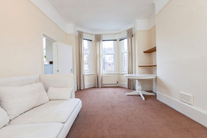 2 Bedroom Flat To Rent In Goldhurst Terrace, South Hampstead, NW6