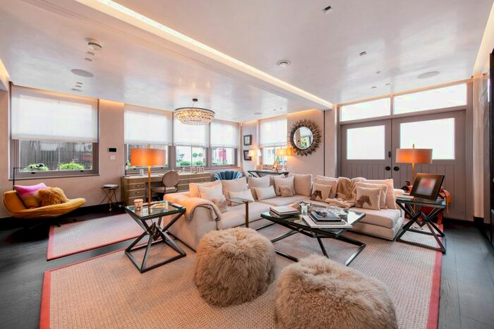 3 Bedroom Property To Rent In Queens Gate Place Mews, South Kensington, SW7