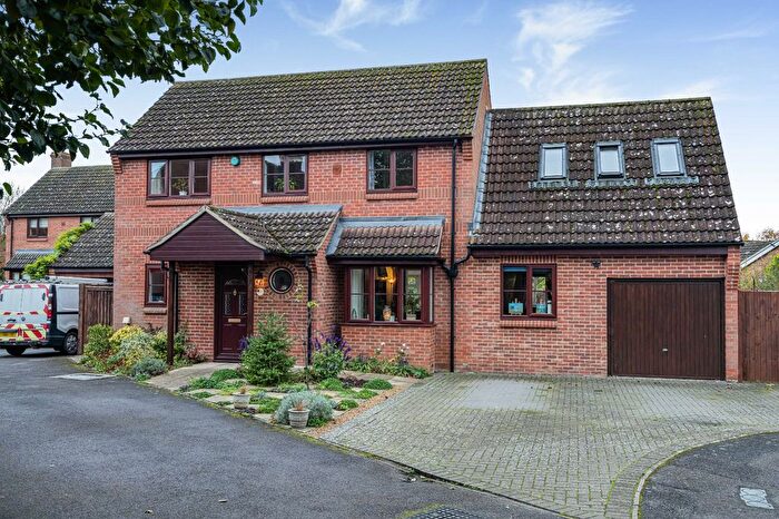 4 Bedroom Detached House For Sale In Hunt Road, Thame, Oxfordshire, OX9