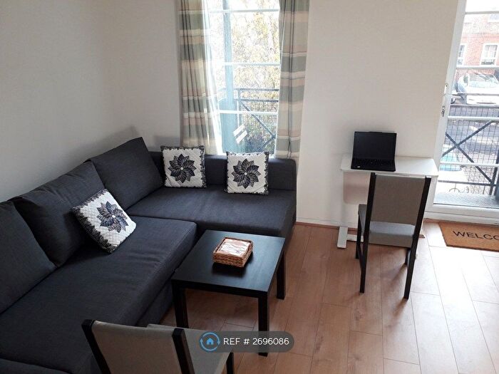 1 Bedroom Flat To Rent In Memorial Avenue, London, E15