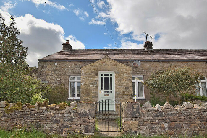 2 Bedroom Cottage For Sale In C B Terrace, Arkengarthdale, DL11