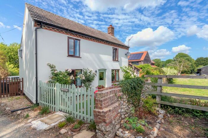 3 Bedroom Detached House For Sale In Wood Norton Road, Stibbard, NR21