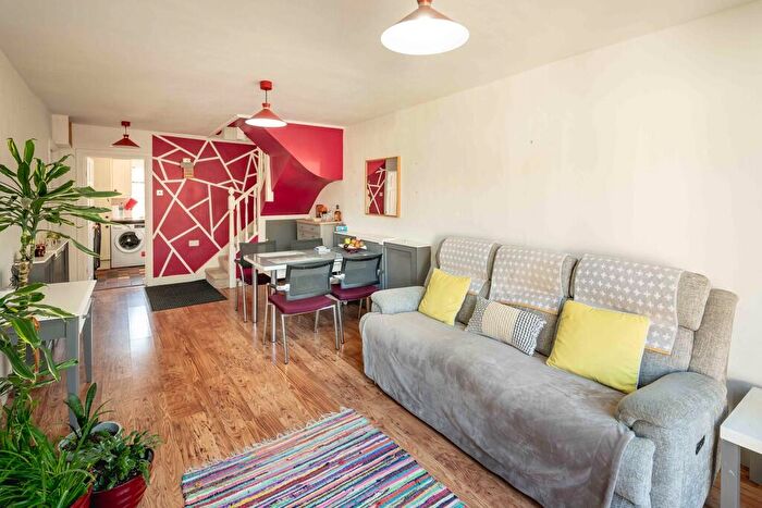 2 Bedroom Link Detached House To Rent In Denmark Hill, London, SE5