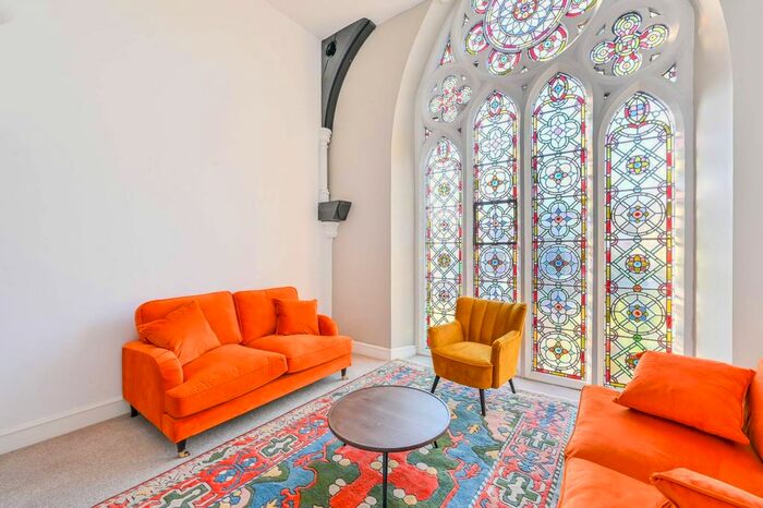 3 Bedroom Flat To Rent In Cloisters Court, Highgate, London, N6