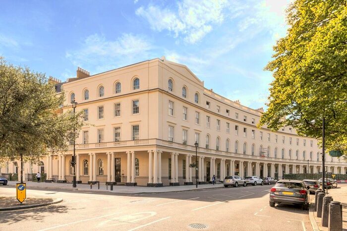 1 Bedroom Flat To Rent In Portland Place, Fitzrovia, W1B