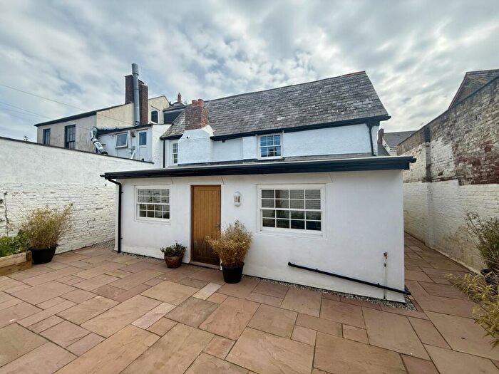 3 Bedroom End Of Terrace House For Sale In Alphington Road, St Thomas, EX2