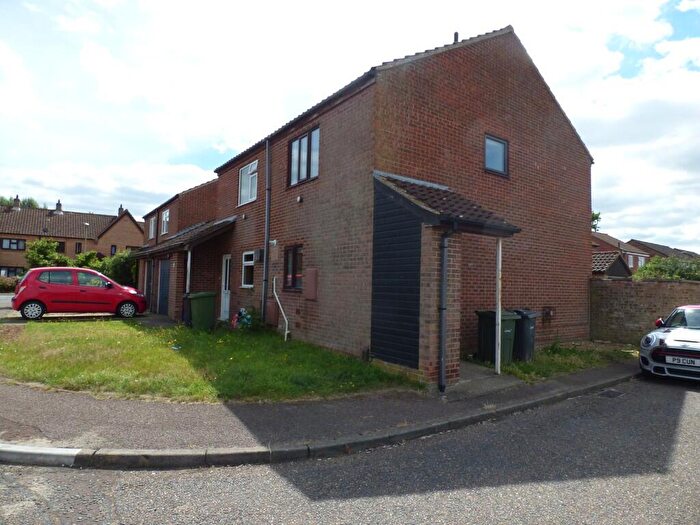 2 Bedroom End Of Terrace House To Rent In Stone Breck, Norwich, NR5