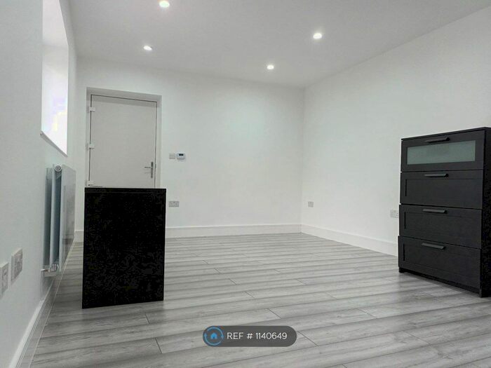 Studio To Rent In St Albans, St Albans, AL4