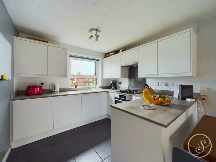 3 Bedroom Detached House To Rent In Montagu Place, Leeds, LS8