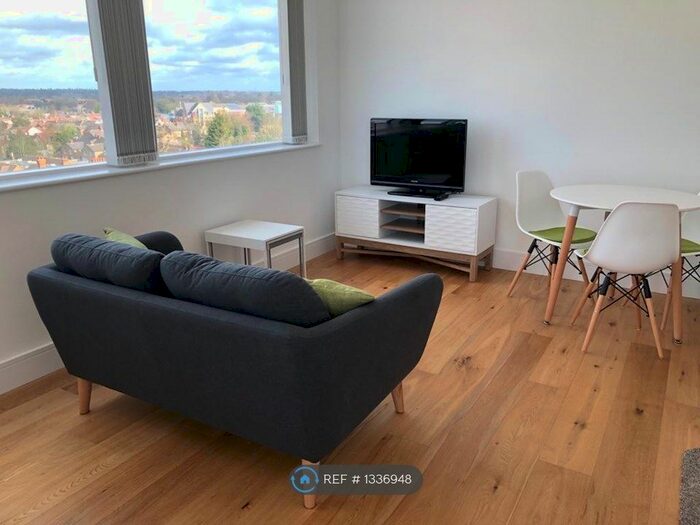 Studio To Rent In High Street, Slough, SL1