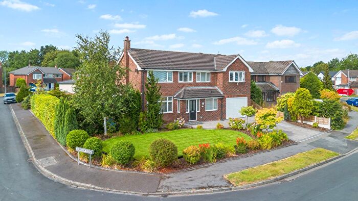 4 Bedroom Detached House For Sale In Chiltern Road, Culcheth, WA3
