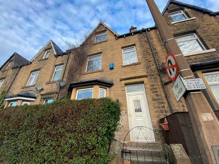 4 Bedroom Terraced House To Rent In Wakefield Road, Huddersfield, HD5