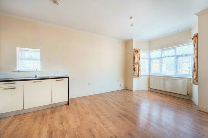2 Bedroom Flat To Rent In Nibthwaite Road, Harrow, HA1