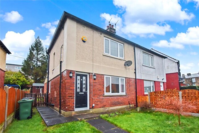 2 Bedroom Semi Detached House For Sale In Wade Street, Farsley, Pudsey, West Yorkshire, LS28