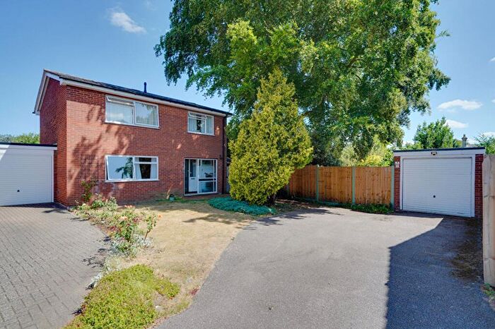 4 Bedroom Link Detached House To Rent In Mayfield, Buckden, PE19