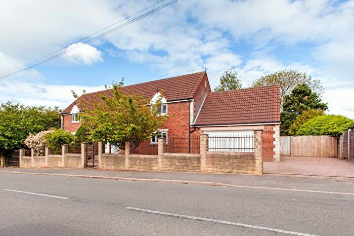 4 Bedroom Detached House For Sale In St Lawrence House, Chesterfield Road, Shuttlewood, S44