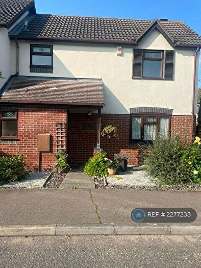 3 Bedroom Semi-Detached House To Rent In Farthingale Lane, Waltham Abbey, EN9