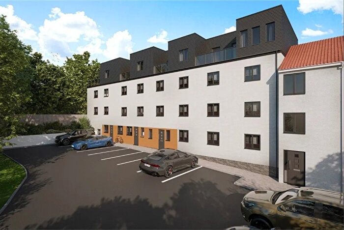 2 Bedroom Property To Rent In Parkers Way, Totnes, TQ9