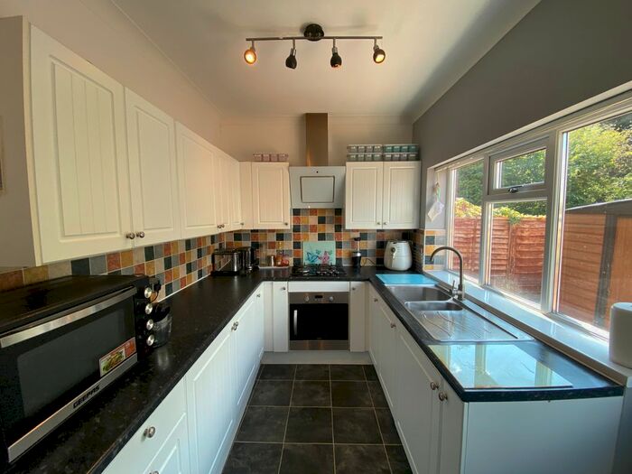 3 Bedroom Bungalow To Rent In Woodmill Lane, Southampton, SO18