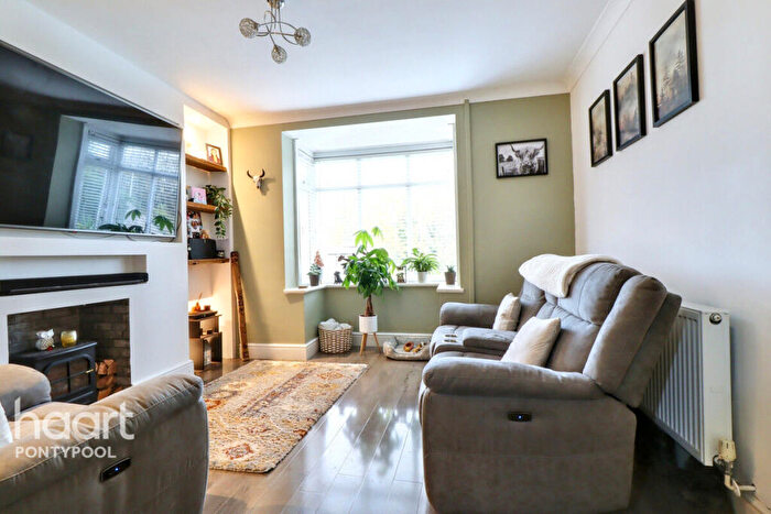 3 Bedroom Semi Detached House For Sale In Broadway, Pontypool, NP4