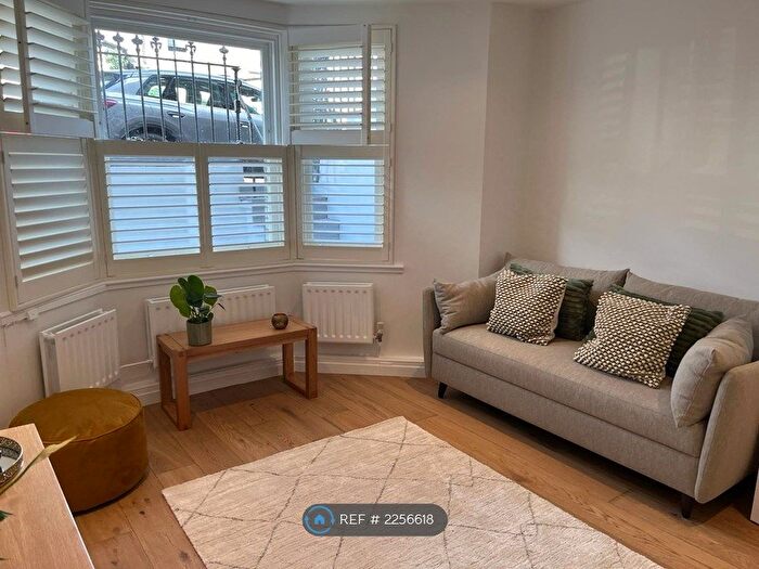 1 Bedroom Flat To Rent In Salcott Road, London, SW11
