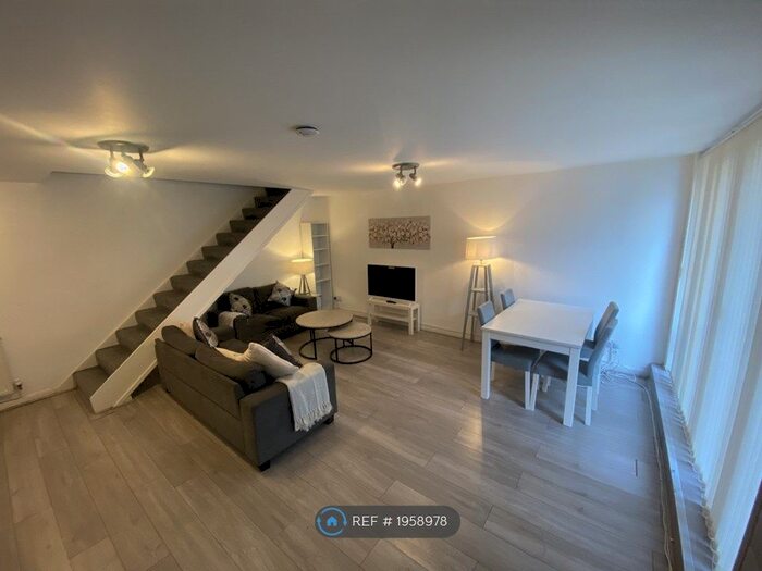 3 Bedroom Maisonette To Rent In London, London, E1W