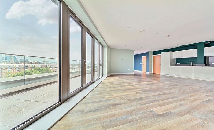 2 Bedroom Flat To Rent In Corio House, Bermondsey, SE1