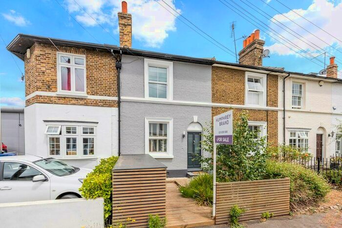 3 Bedroom Cottage To Rent In Winters Road, Thames Ditton, KT7