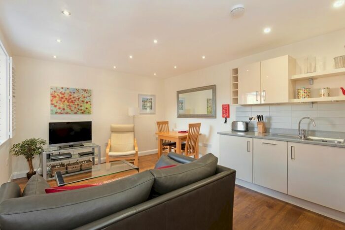 1 Bedroom Flat To Rent In Hawtrey Road, Windsor, SL4