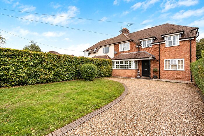 4 Bedroom Semi-Detached House For Sale In South Avenue, Farnham, Surrey, GU9
