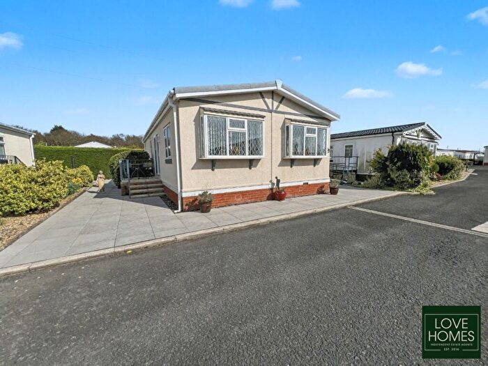 2 Bedroom Park Home For Sale In Carlton Way, Carr Bridge Residential Park, Blackpool, Lancashire, FY4