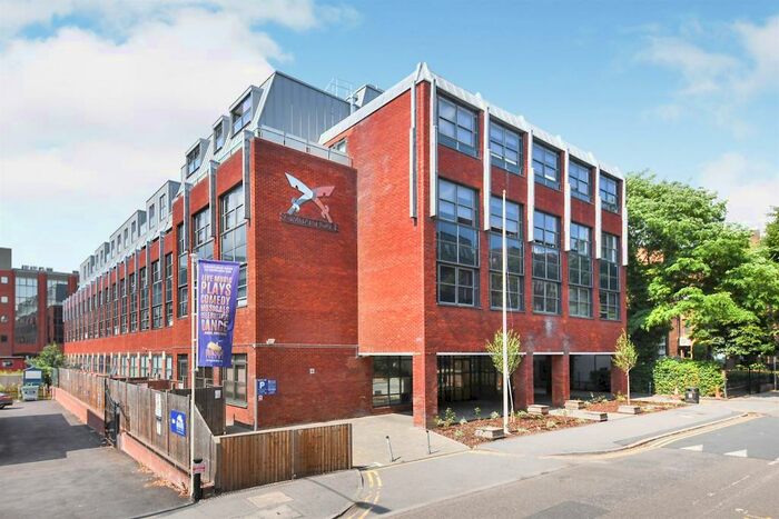 2 Bedroom Flat To Rent In Eastern Road, Romford, RM1