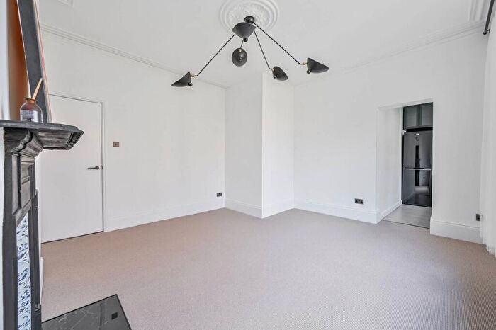 2 Bedroom Flat To Rent In Blackheath Grove, Blackheath, London, SE3