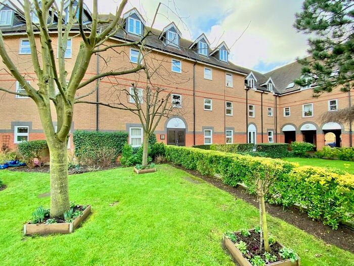 1 Bedroom Flat To Rent In Mitre Court, Railway Street, Hertford, SG14